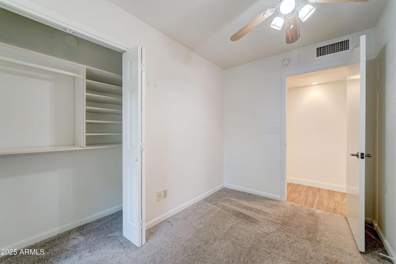 8046 E Del Caverna Dr-32