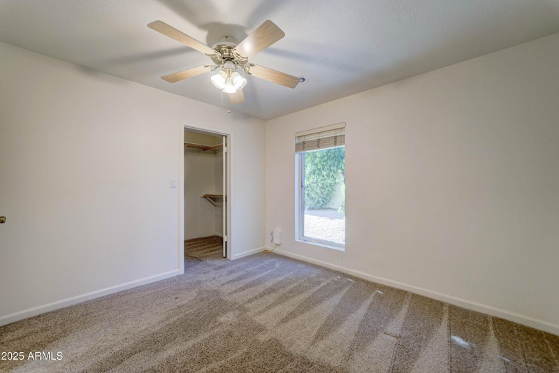 8046 E Del Caverna Dr-33