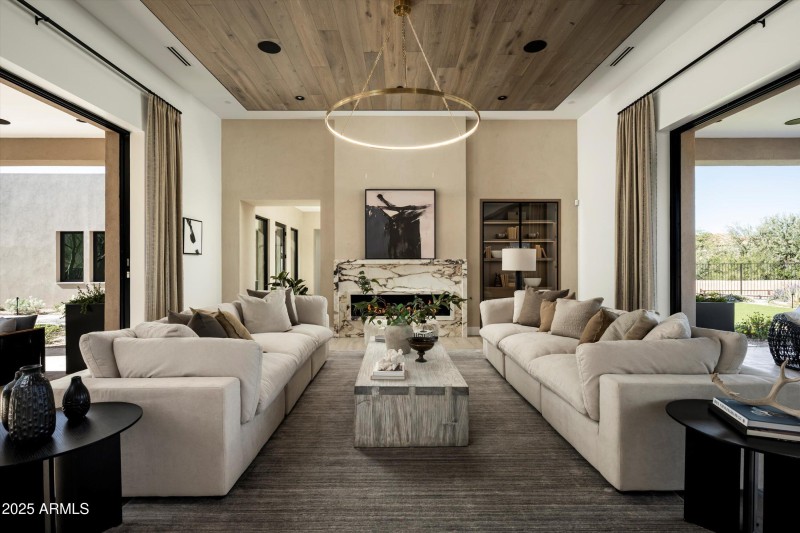 05-8386 E Leaning Rock Staged-5