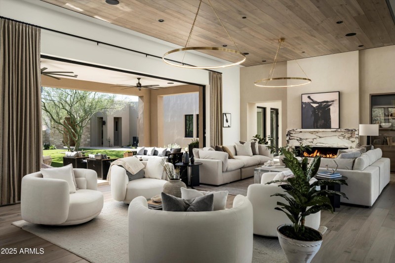 03-8386 E Leaning Rock Staged-3