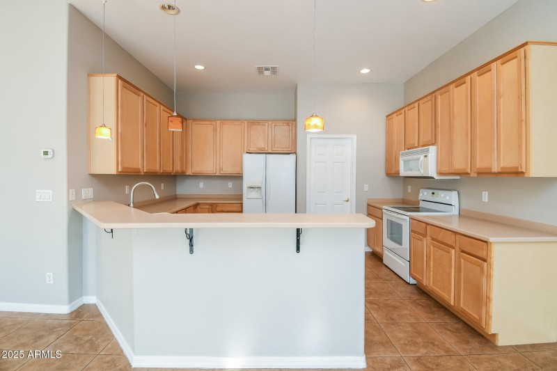 8-photo-Kitchen-91901e45-3667-4adc-af8c-