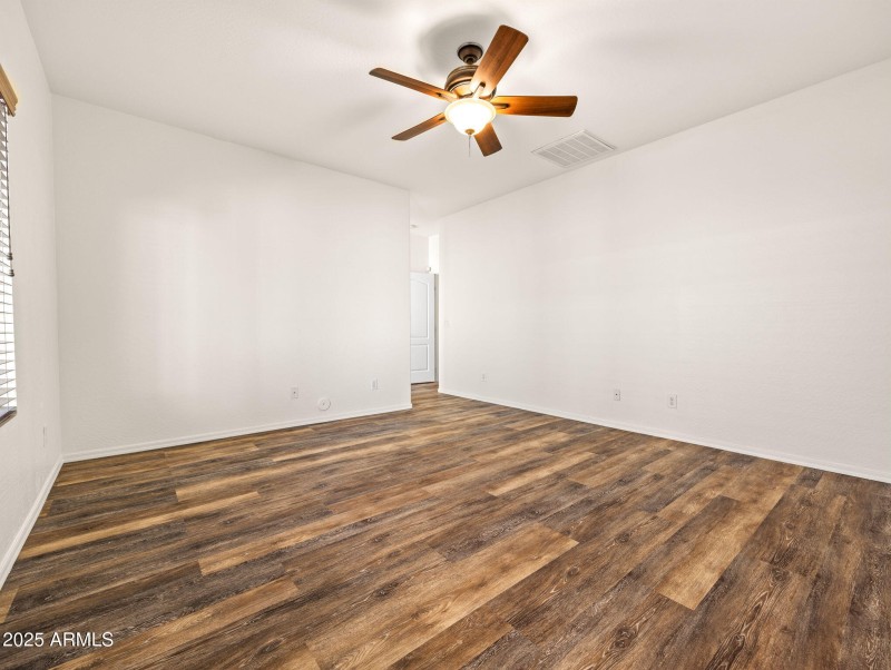 30-web-or-mls-16822 W Rio Vista Ln-41