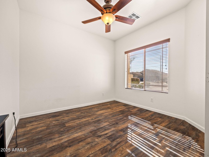 22-web-or-mls-16822 W Rio Vista Ln-30