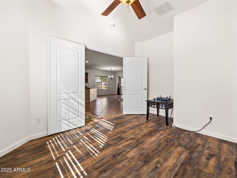 23-web-or-mls-16822 W Rio Vista Ln-31