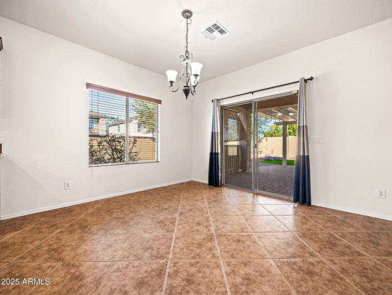 17-web-or-mls-16822 W Rio Vista Ln-24