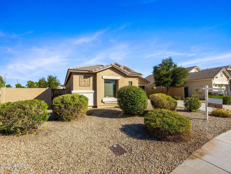 3-web-or-mls-16822 W Rio Vista Ln-9