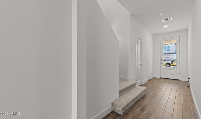 Manor Lot #55 Foyer (1) (Large)