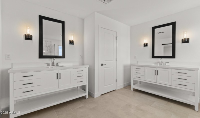 Manor Lot #55 Primary Bath (1) (Large)