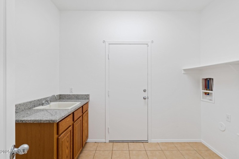 2 Interiors-23 (Large)