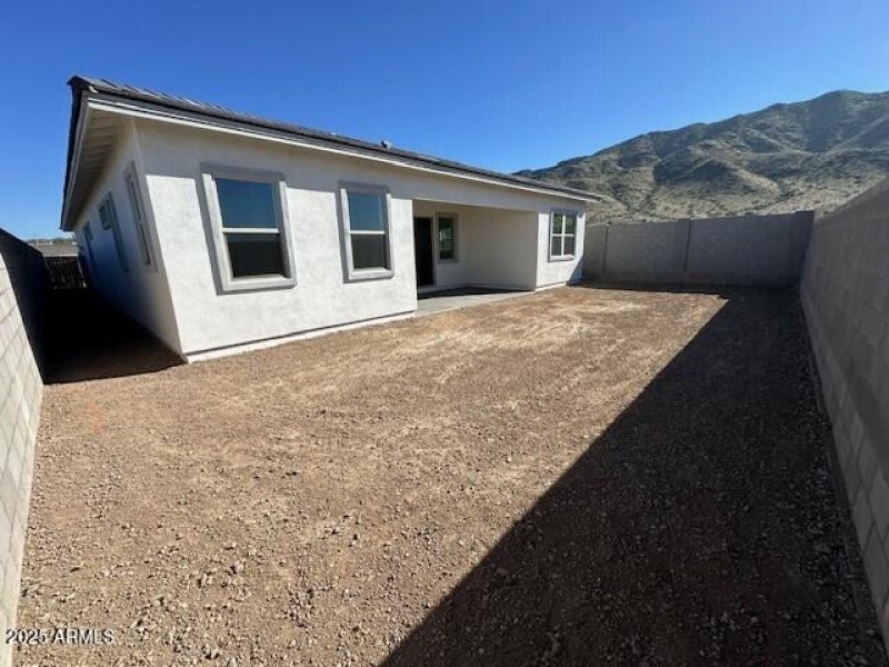 Sanc Lot 01 - Backyard 3