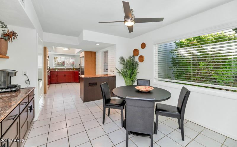 3234 E Larkspur Dr-large-006-008-TOD0988