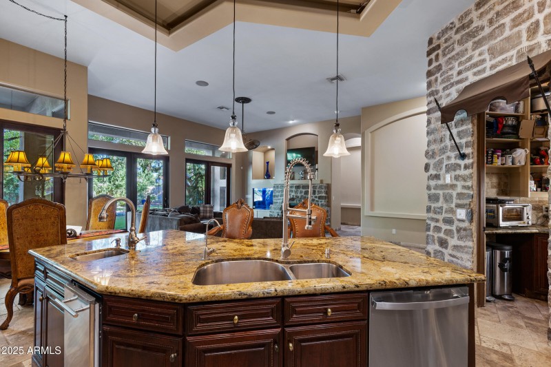 7745 S Juniper St-17