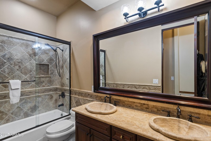 7745 S Juniper St-32