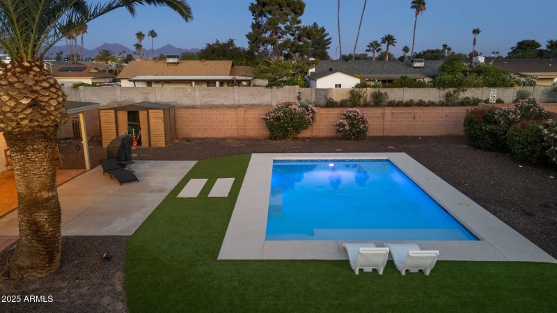 Resort-style rear yard