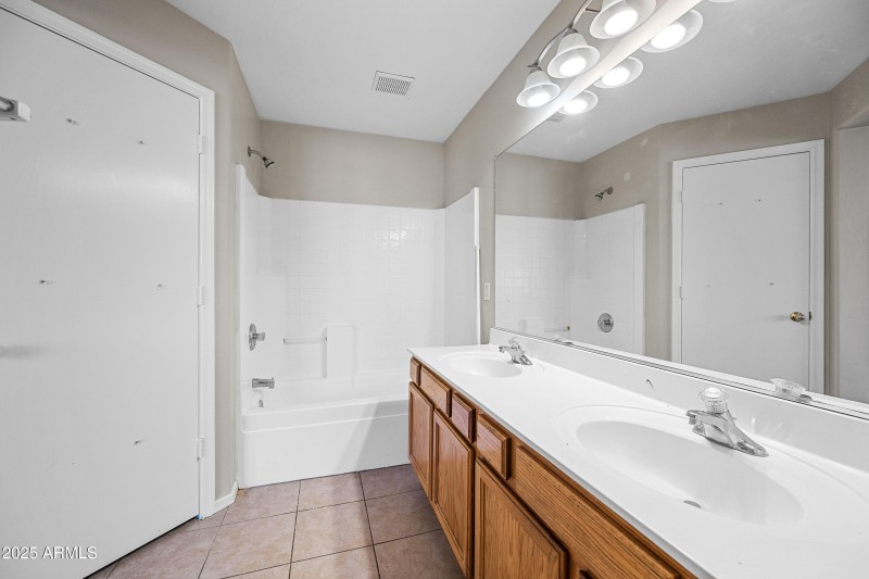 13-10748WMVD-ocupix-