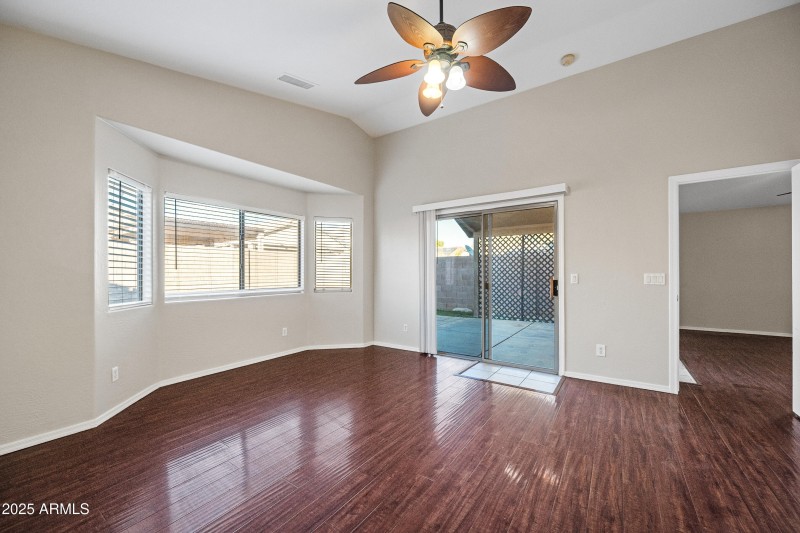 14-10748WMVD-ocupix-