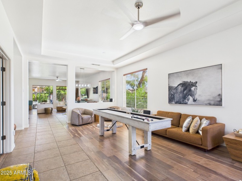 Stylish & Functional Entry