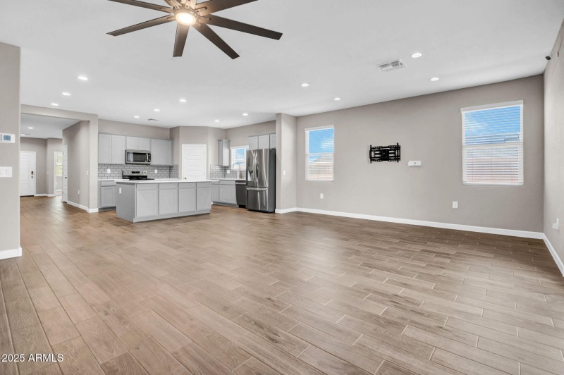 13-web-or-mls-36941 N Aleutian Dr-13