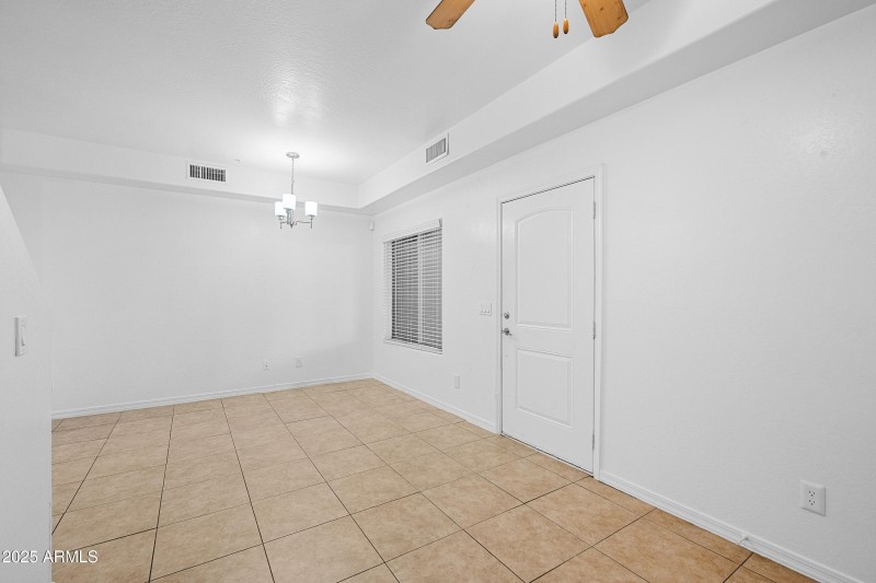 3-4608WMA1193-ocupix-