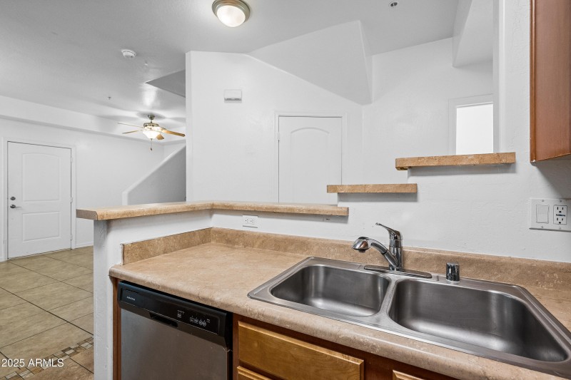 8-4608WMA1193-ocupix-