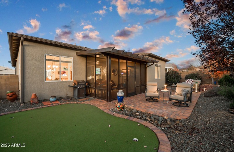 Putting Green & Patio