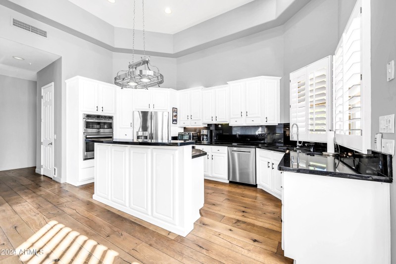 8400 E Dixileta Dr-31