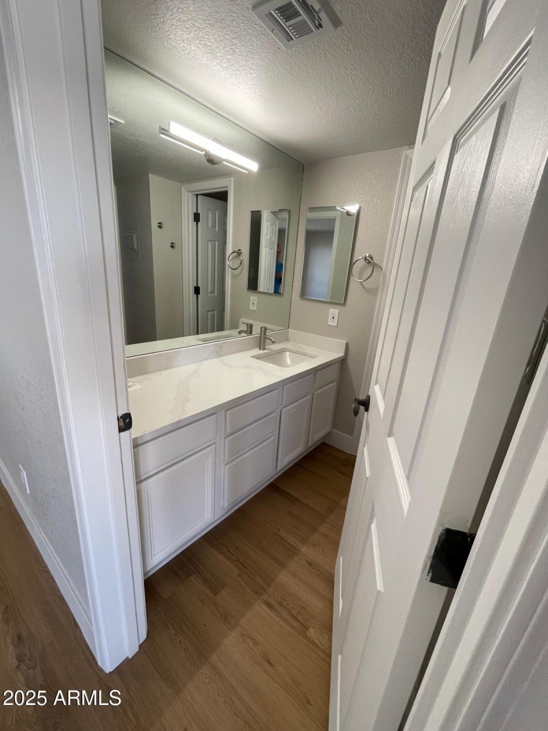 74bb6952-b915-4259-b892-fc734de145e8