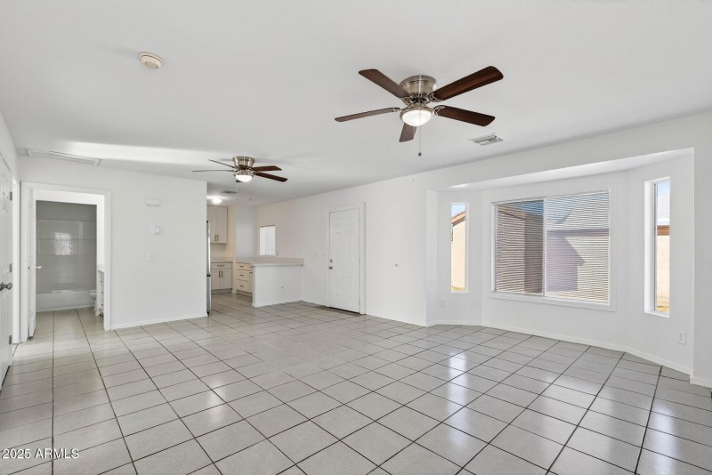 07_8321_W_Edwards7_mls