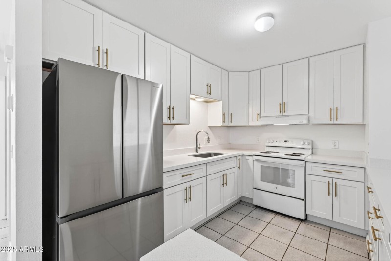 10_8321_W_Edwards10_mls