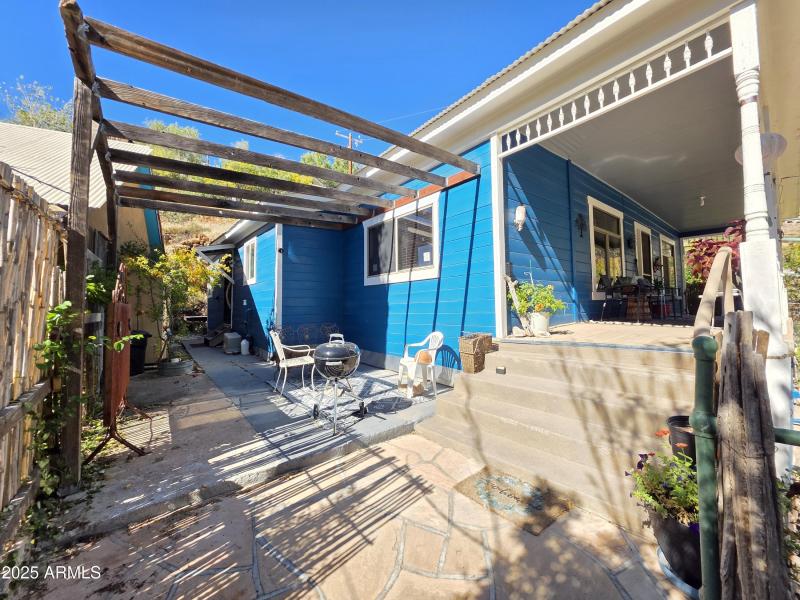Side patio & porch entry