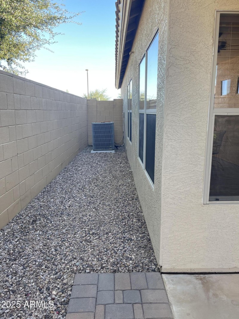 20251105_222207145_iOS