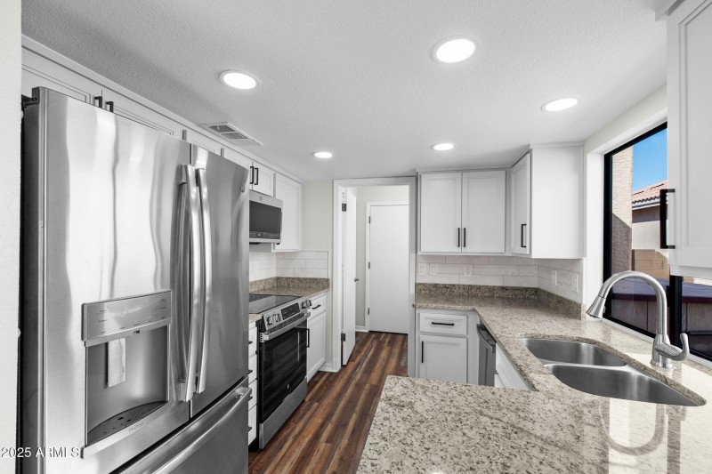 007__10625 E Navajo Pl