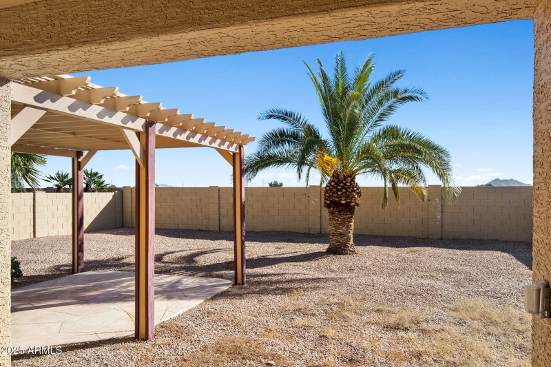 021__10625 E Navajo Pl