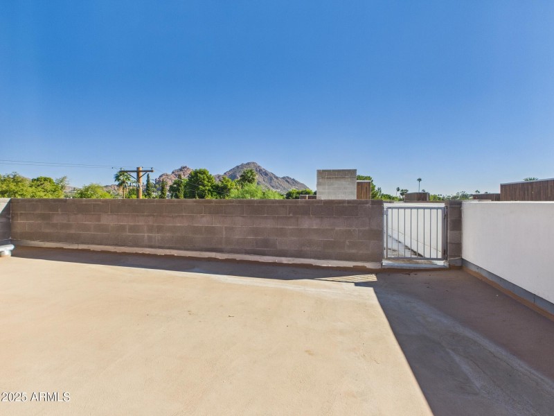 CAM02404G0-PR0160-STILL006