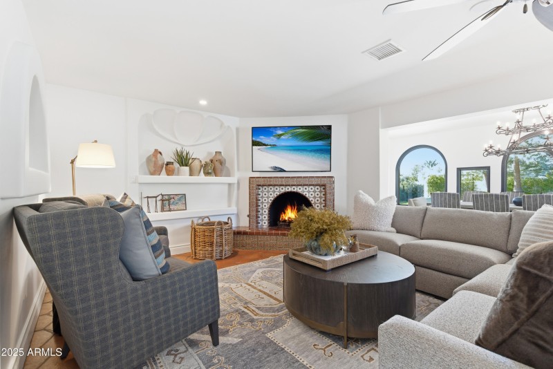 04-DSC00261_with_fire