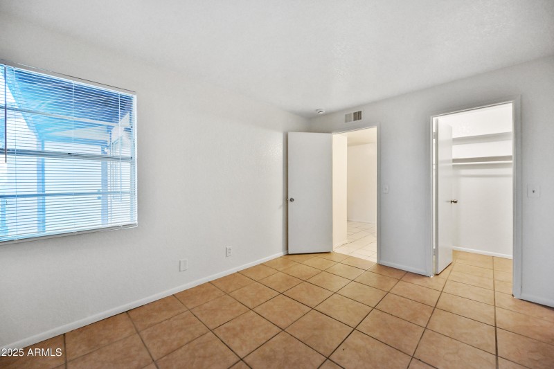 12-725EVA203-ocupix-