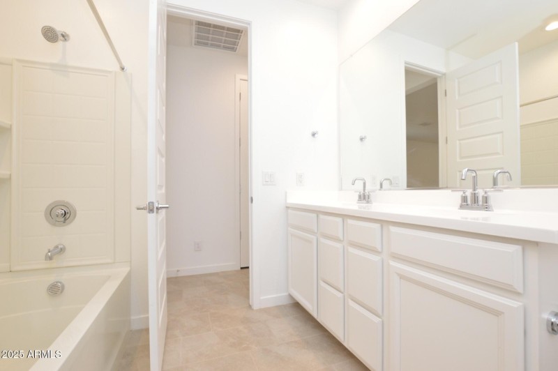 bbc43bba-565d-42dd-ba73-830df72c7594