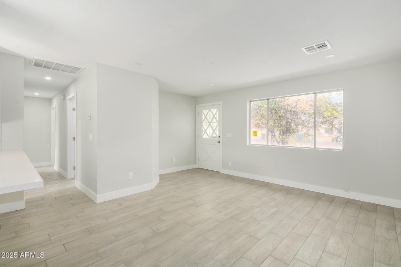 7E7A7BF4-93F2-4D12-A0DE-E5C1DB6A1518