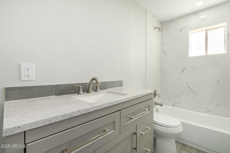 93B853FC-8BE1-46F5-B9F3-E7667992984B