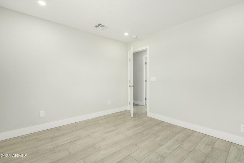 61824B6C-B37A-4C1A-A1B6-9DEC5C354F89