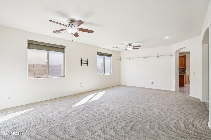 21-web-or-mls-E Navajo Trail-S0711-021