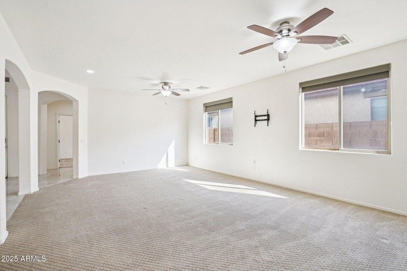 24-web-or-mls-E Navajo Trail-S0711-024