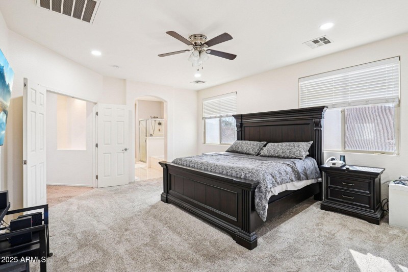 31-web-or-mls-E Navajo Trail-S0711-031