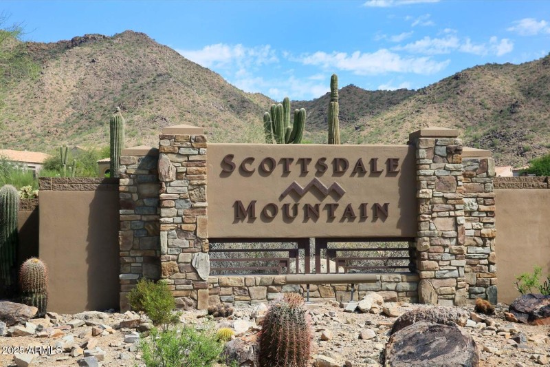 Scottsdale Mountain-Community Sign