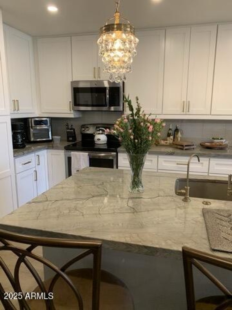 EA9E72F6-0CF8-4658-8B3A-D03325EA53FB_4_5