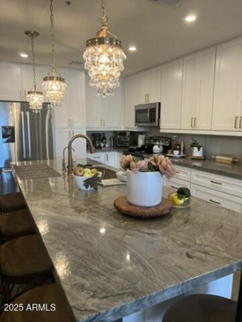 885E389B-600F-4669-BBB6-AE5C0169B304_4_5