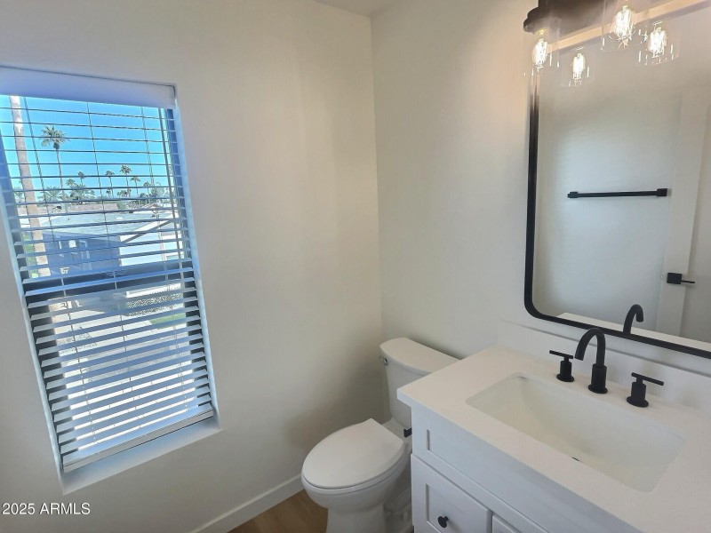 Guest bath on 1st floor