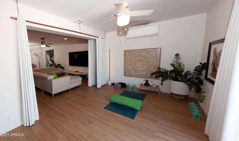 1326EarllDr-Interior-025