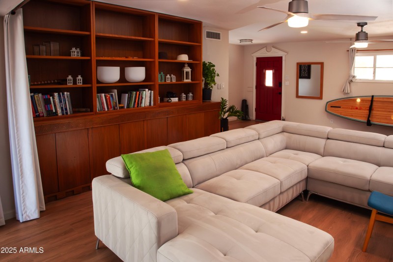 1326EarllDr-Interior-027