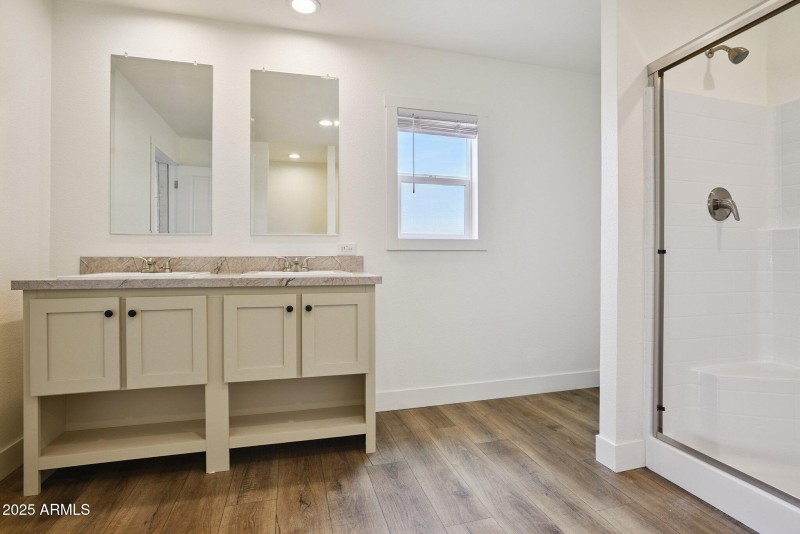 21-web-or-mls-23117-w-duane-ln